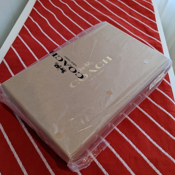 Boxed Corner Zip Wristlet With Bear Snowflake Motif, Two Charms - Picture 7 of 7